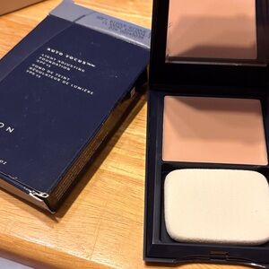 Revlon Auto Focus Light Adjusting Powder - Natural Tan